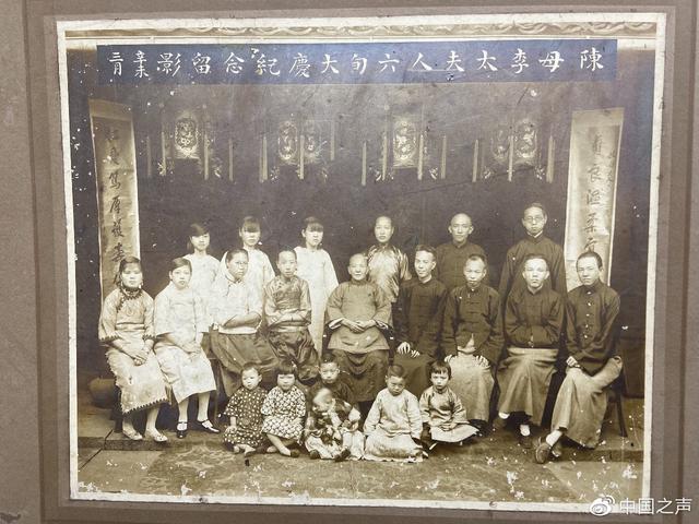 20多年收藏近5000张照片，“全家福”里浓缩着中国人怎样的家国情怀？
