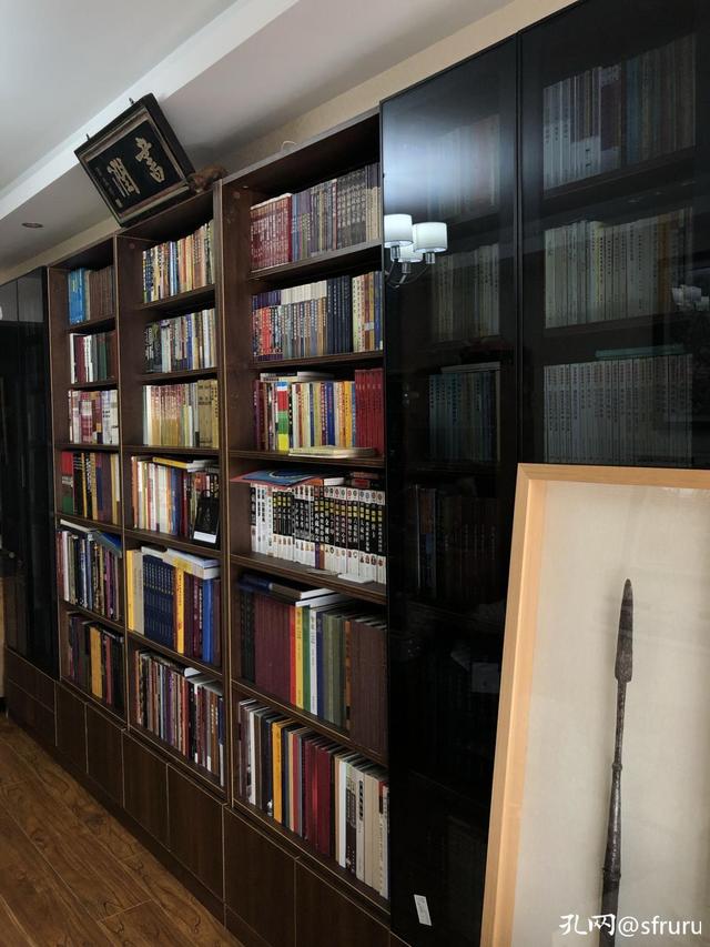 多年收藏的关于西藏的书籍，和书友们分享一下